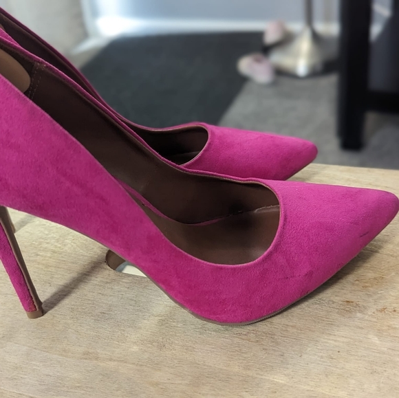 Pink Steve Madden Pumps - Picture 3 of 11
